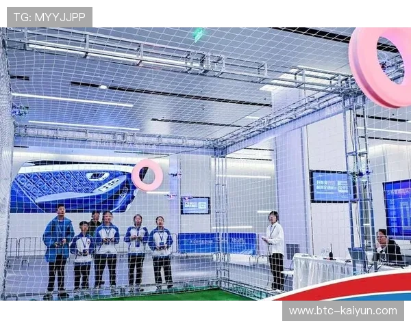 无人机足球世锦赛展示科技体育融合，场内观众体验AI互动新玩法