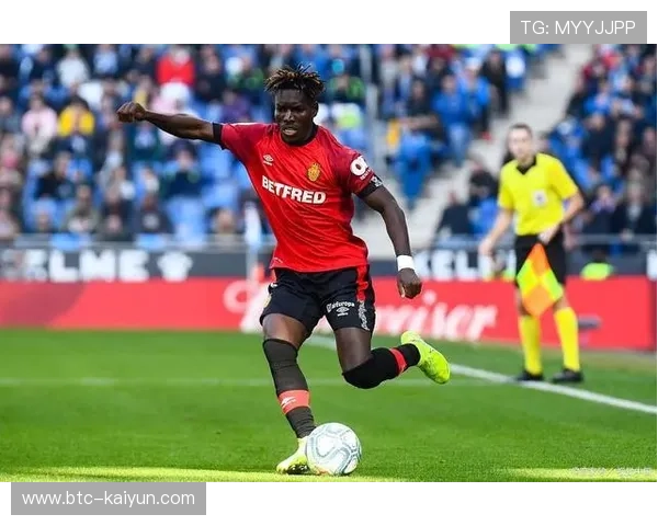 马洛卡保级战术解析：主场防守韧性+定位球成抢分关键