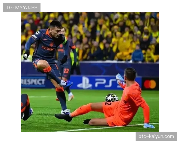 实时战报：国米快速反击，恰尔汗奥卢抢断后直塞助攻劳塔罗破门